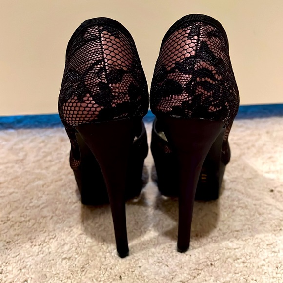Sexy Chinese Laundry pink/black satin lined with a black lace overlay stilettos! - Picture 4 of 13